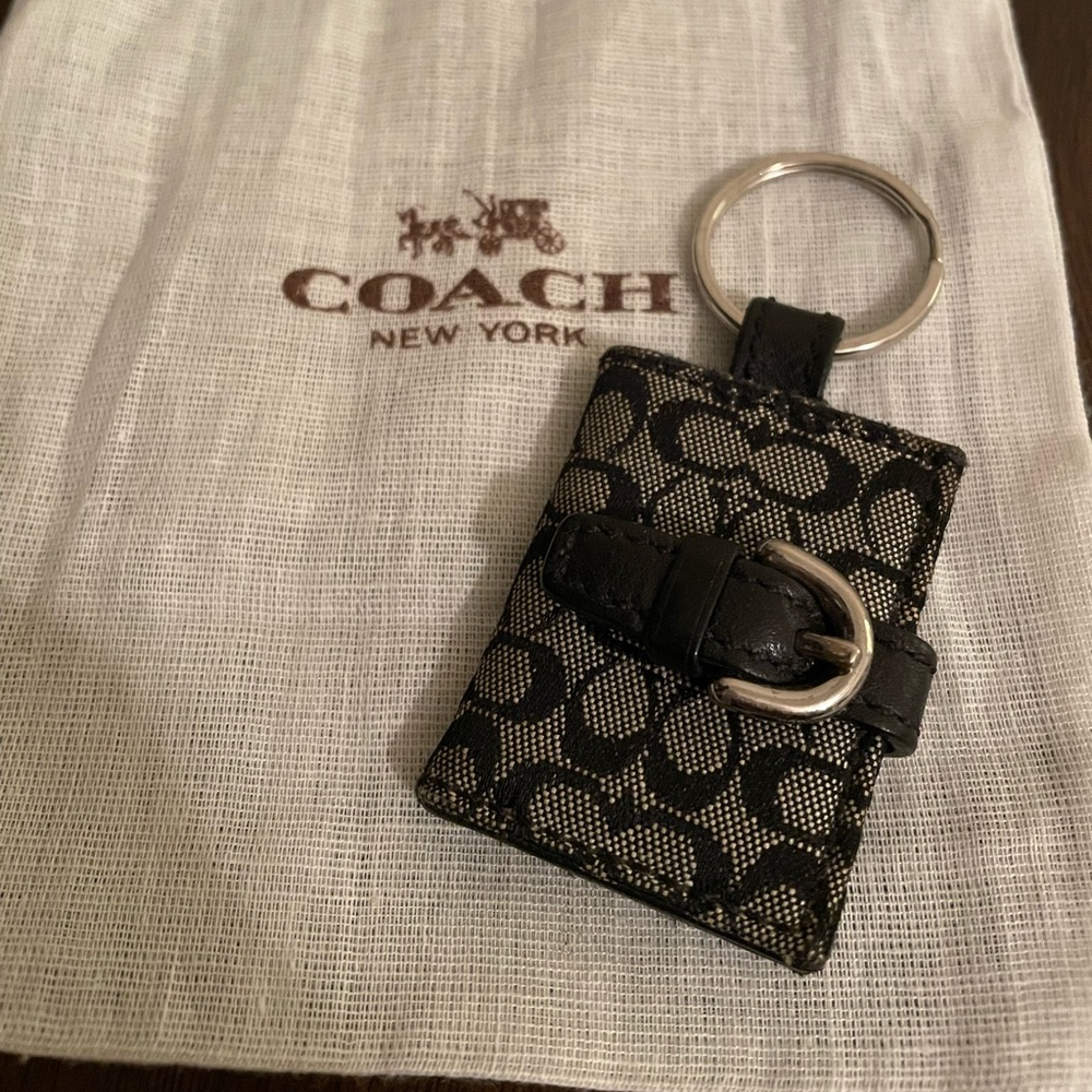 Preowned coach photo keychain